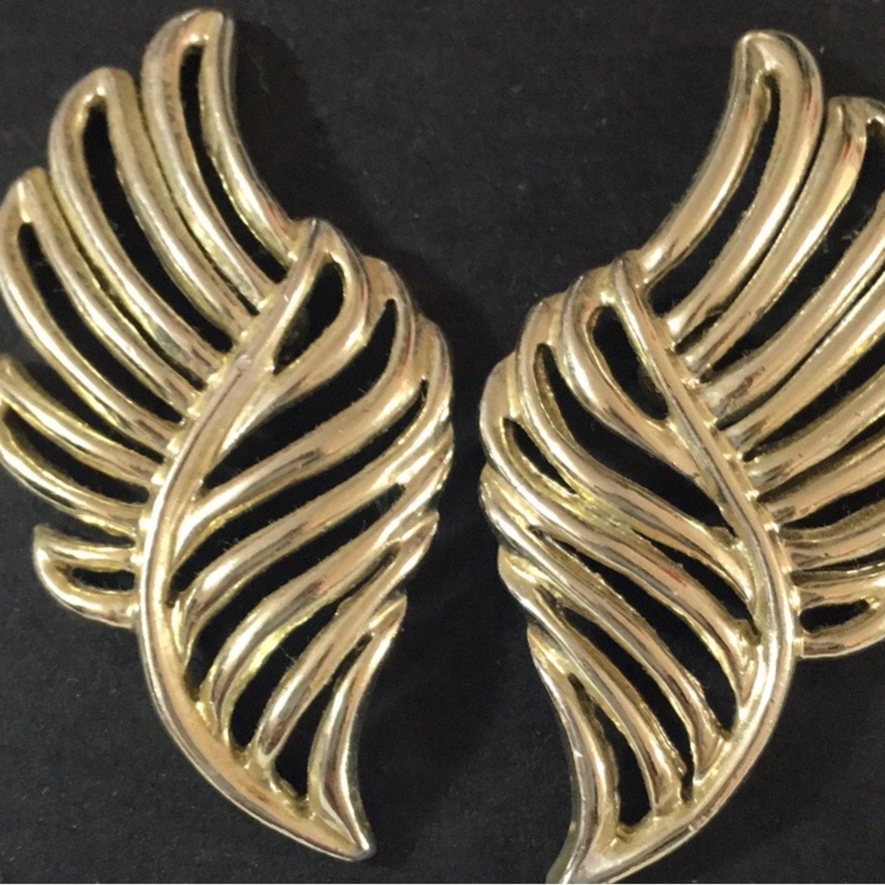 Elegant Gold Leaf Earrings